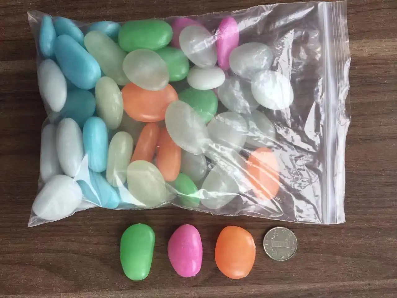 environmental blue colored photoluminescence glow in the dark luminous sand stone pebbles for home aquarium fish tank ornament