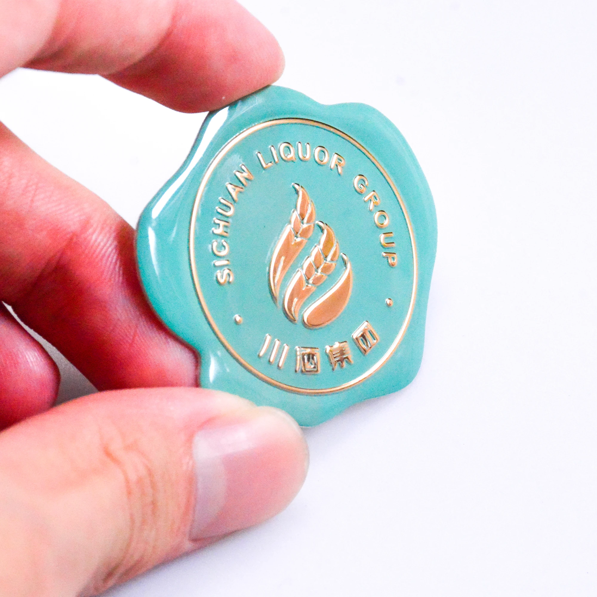 Рельефная алюминиевая именная этикетка для флакона духов