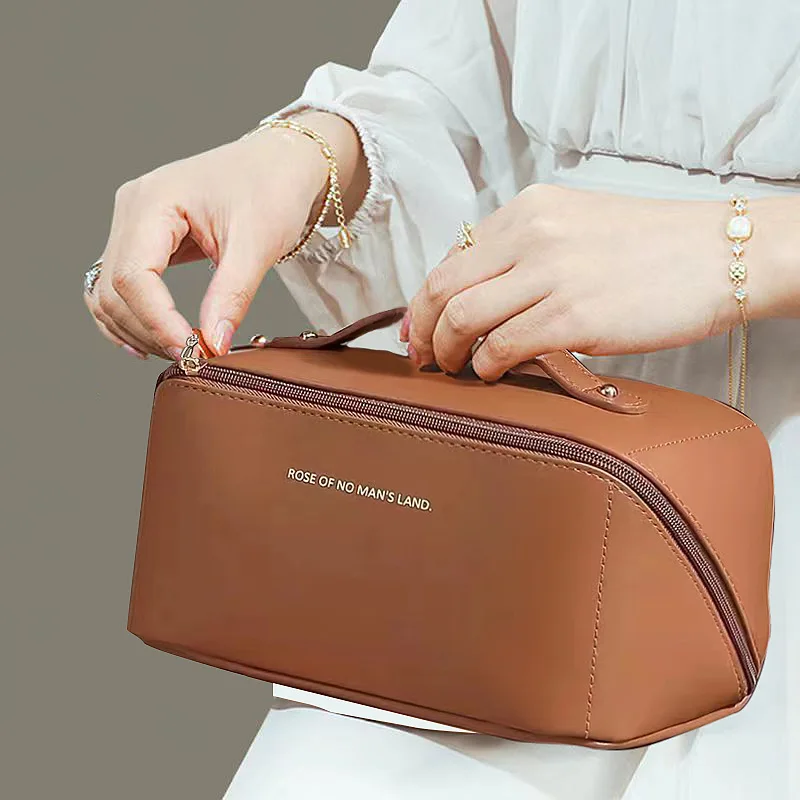 Portable Wash Toiletry Bag High Quality Fancy Zipper Beauty Case Makeup Bag Recycled PU Leather Travel Cosmetic Organizer Bag