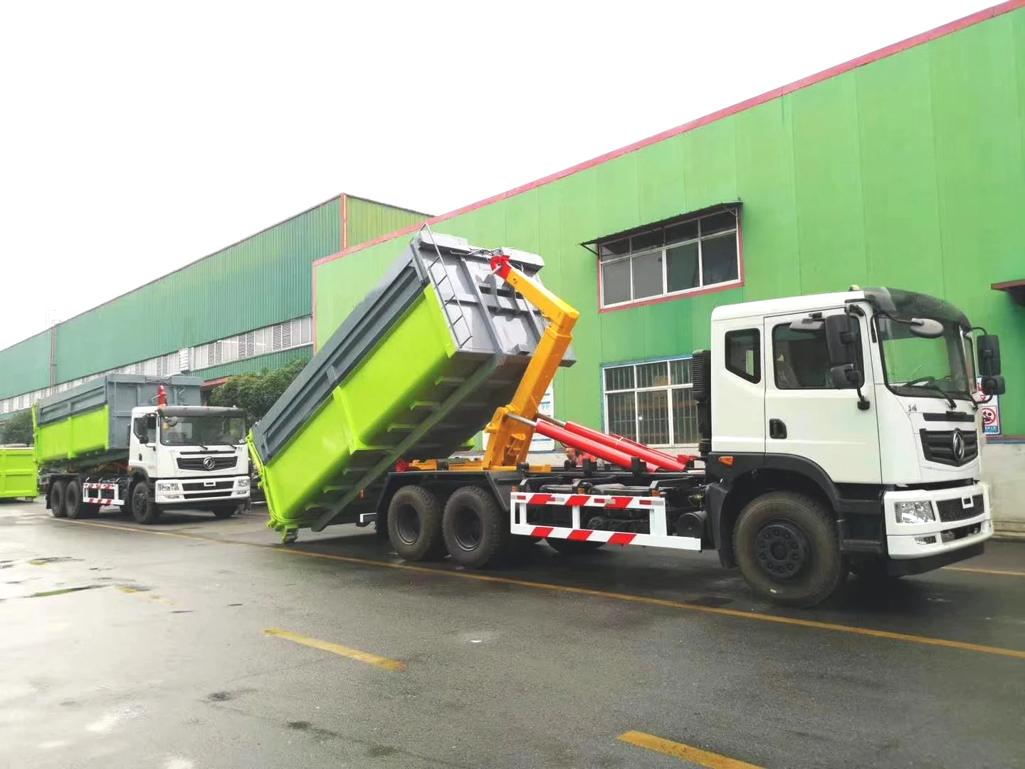 6X4 New DongFeng 25m3 hydraulic detachable container garbage trucks