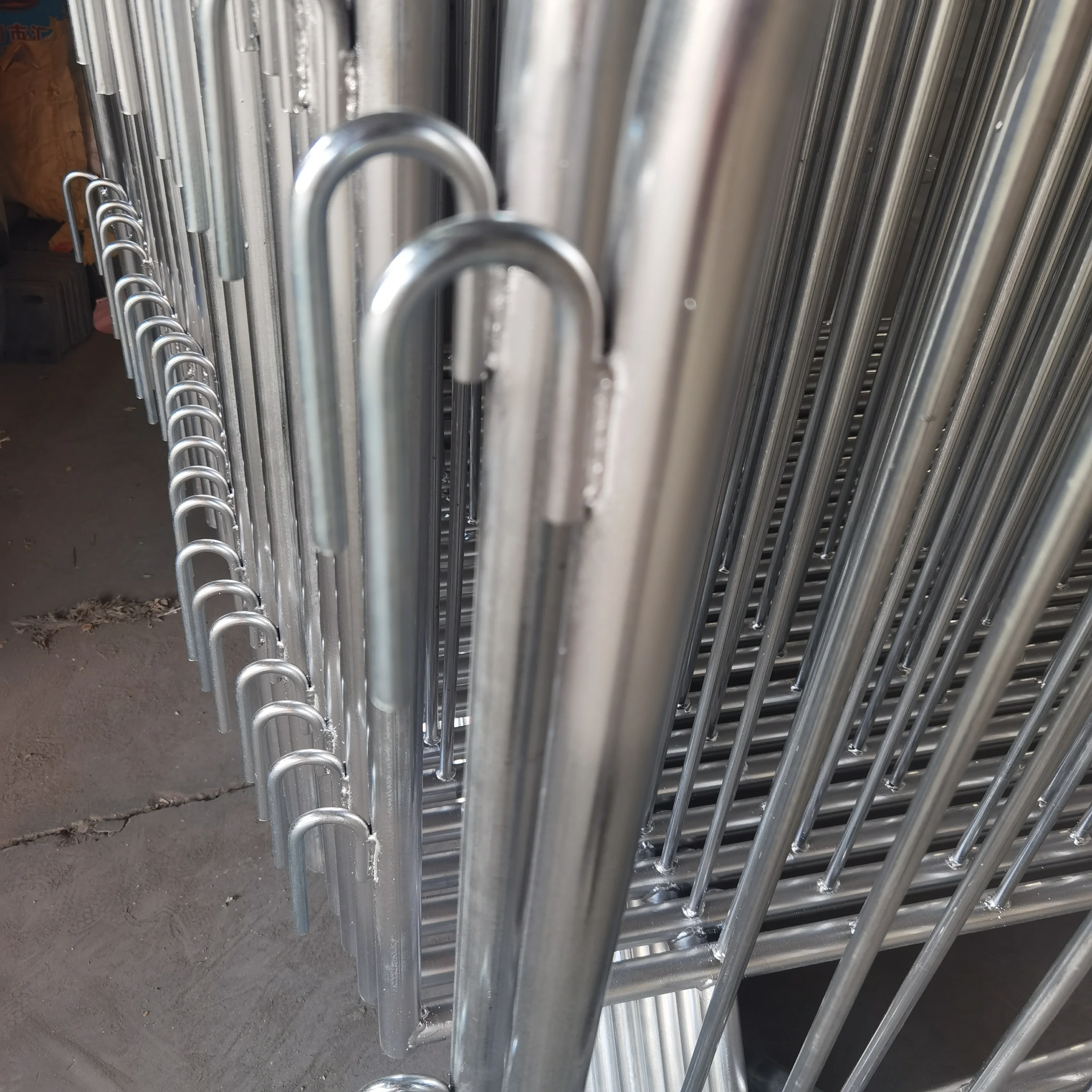 Wholesales Galvanized Steel Road Barrier Temporary Barricades Bike Racks  Crowd Control Barriers for Public Event