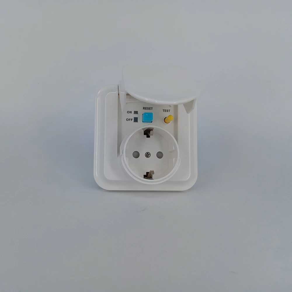 RCD09-RCD-socket2.jpg