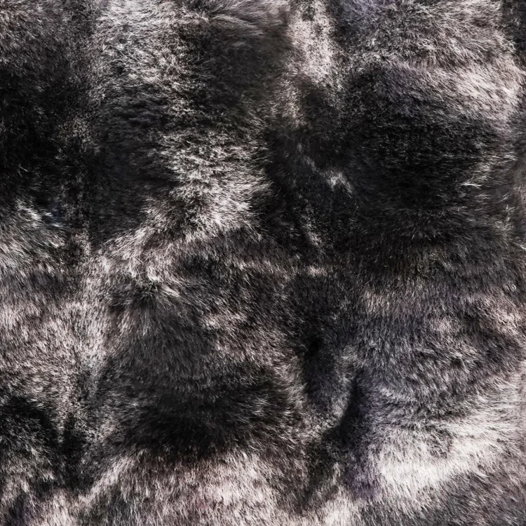 Manufacturer Customized Wholesale Luxury Long Pile Faux Fur Fabric Soft Plush Fabric warmly  for  garment coat  Toys