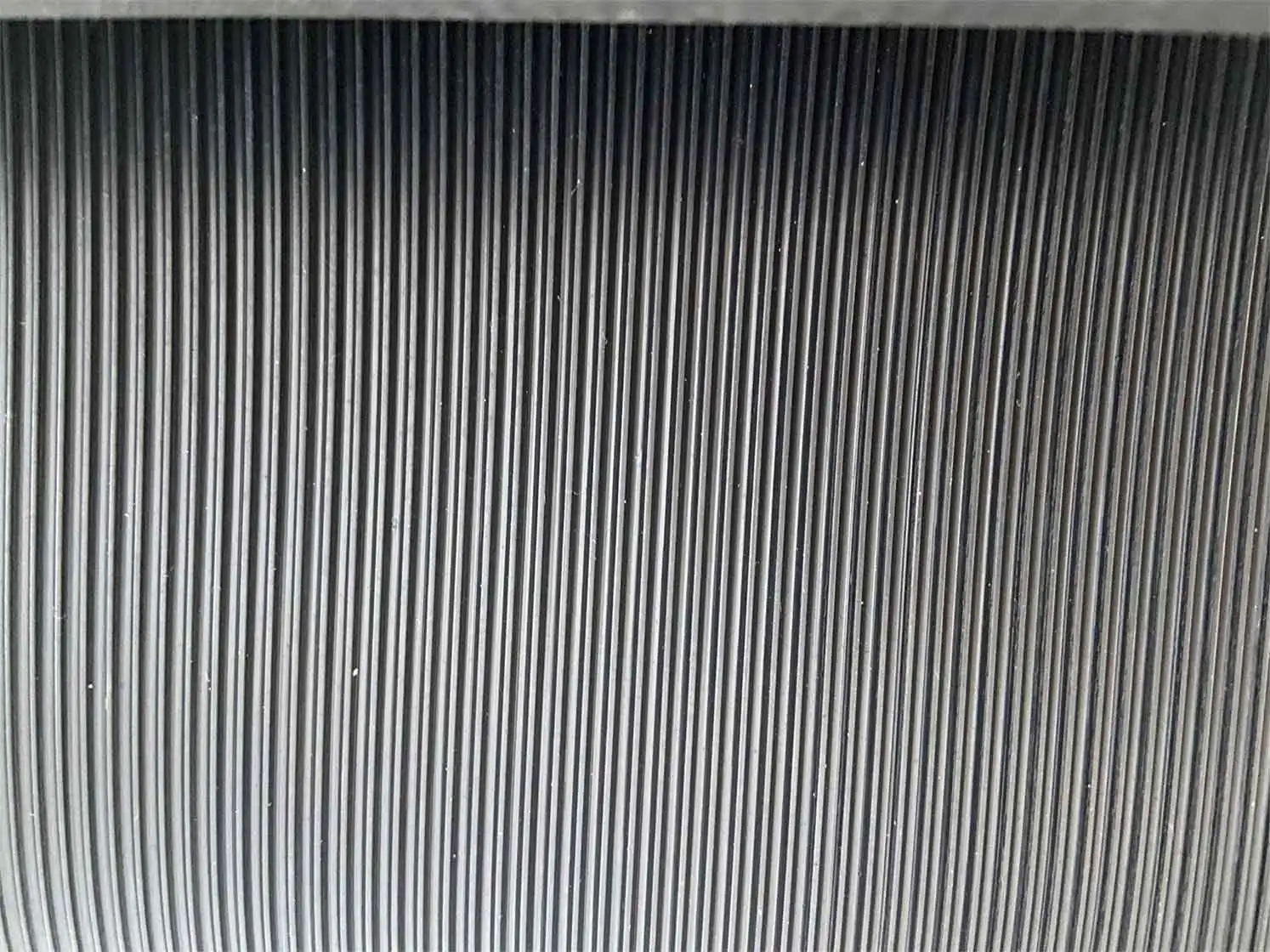 China high quality outdoor waterproof thin narrow corrugated fine ribbed rubber sheets flooring mats