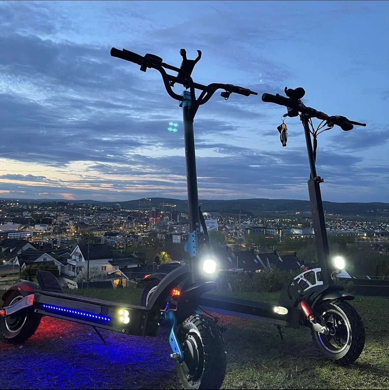 60 в 48 в 21 Ач большой диапазон 1000 Вт 1200 Вт 2000 Вт 2400 Вт внедорожник мощный Быстрый двухмоторный Электрический скутер