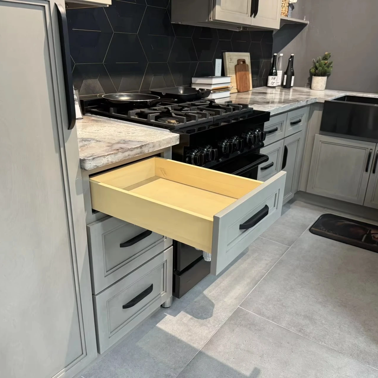 Cheap Price Wall&Drawer Base Kitchen Cabinets Modern Cabinets US Standard Wooden RTA Kitchen Cabinets