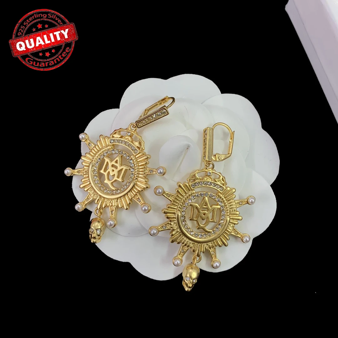 Alexanderxx McQueens кросс-бордюр Лидер продаж 925 серебряное письмо Жемчужное ретро-дизайн эстетичные аксессуары для карнавала праздничные