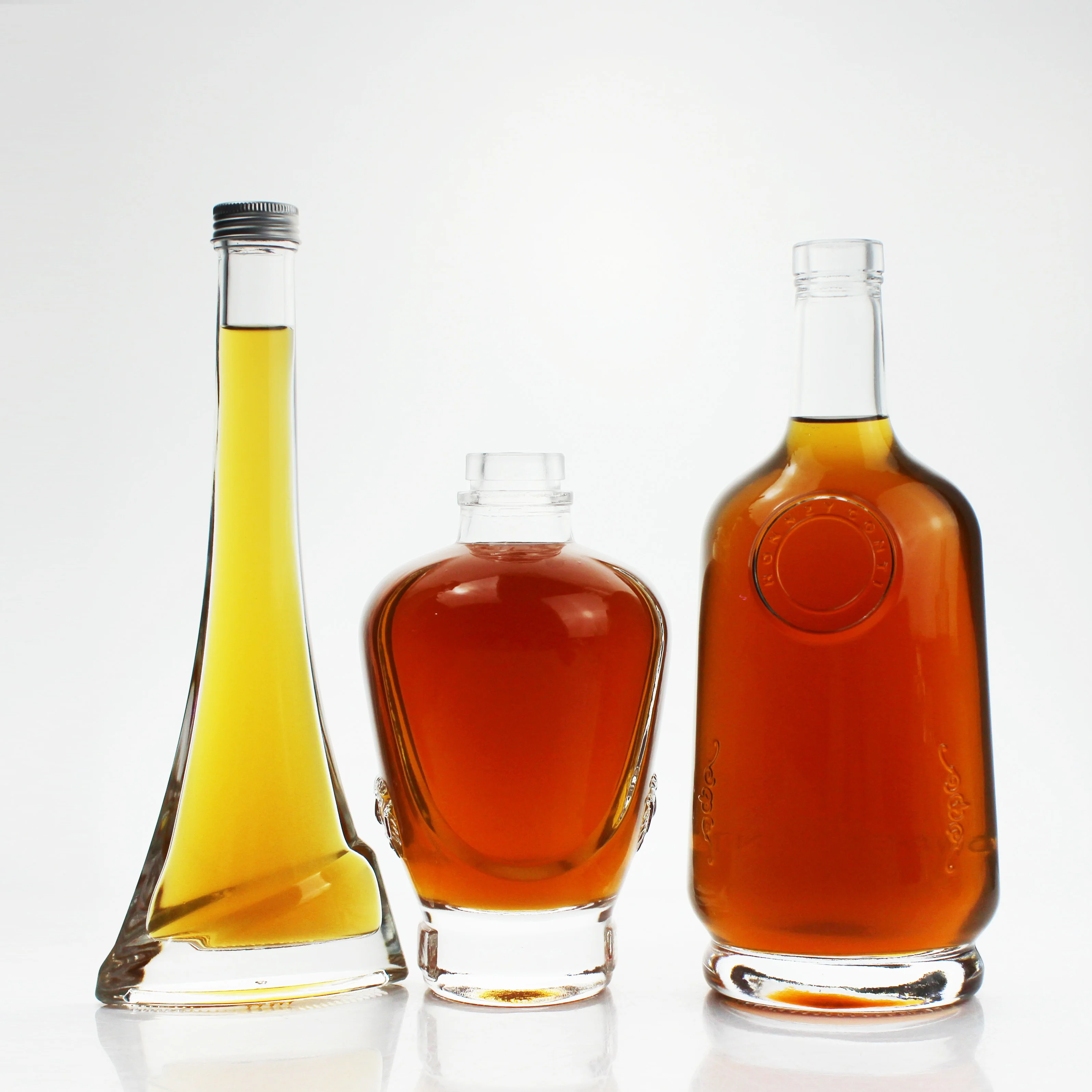 Wholesale Glass Wine Liquor Bottle Glass Brandy Gin Rum Tequila Vodka Spirits Bottle With Lid
