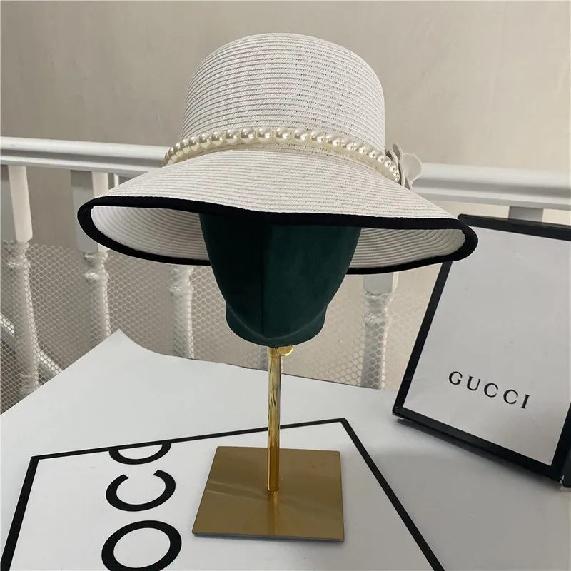 Женская соломенная шляпа