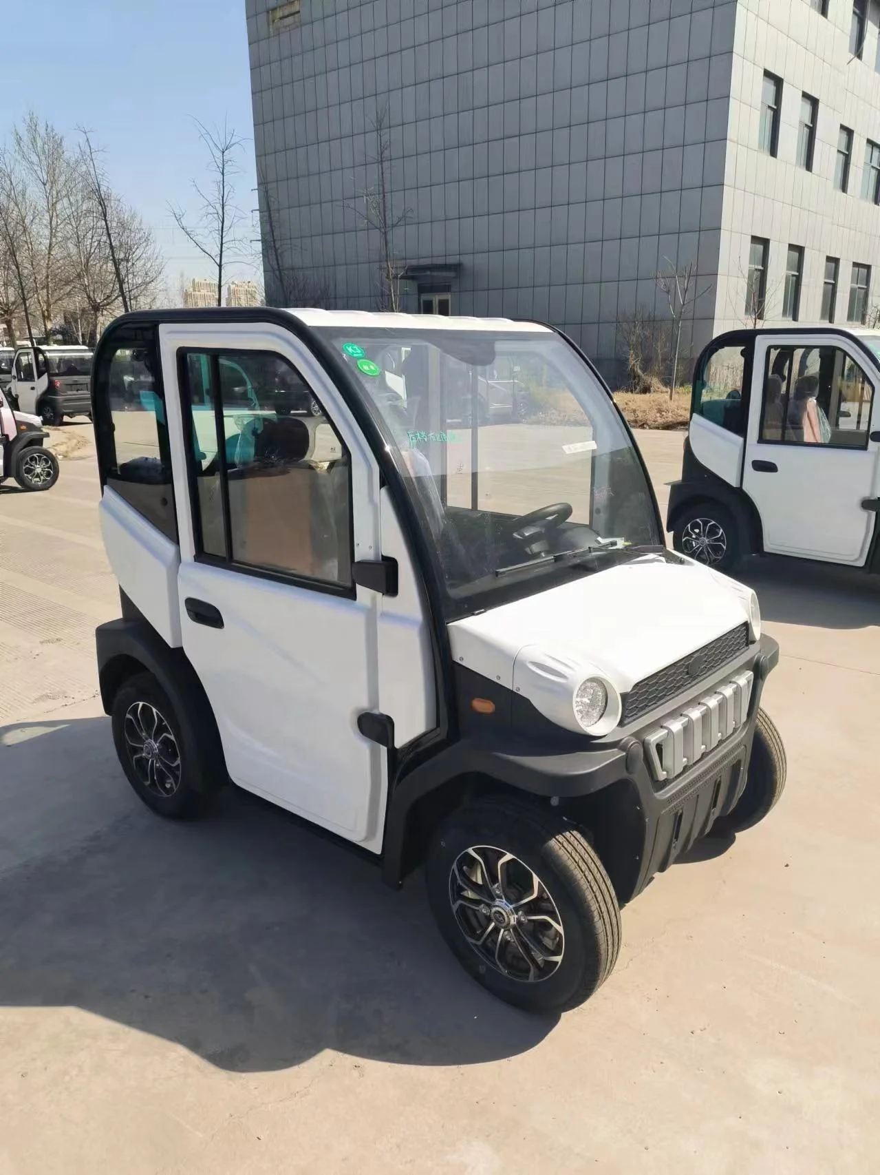 4 seater cheap chinese street Legal mini electric car for sale