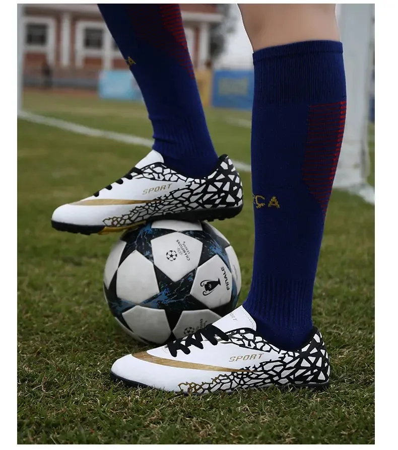 2021 China Wholesale High Top Professional Training Superfly Football Boots Soccer Shoes for Men