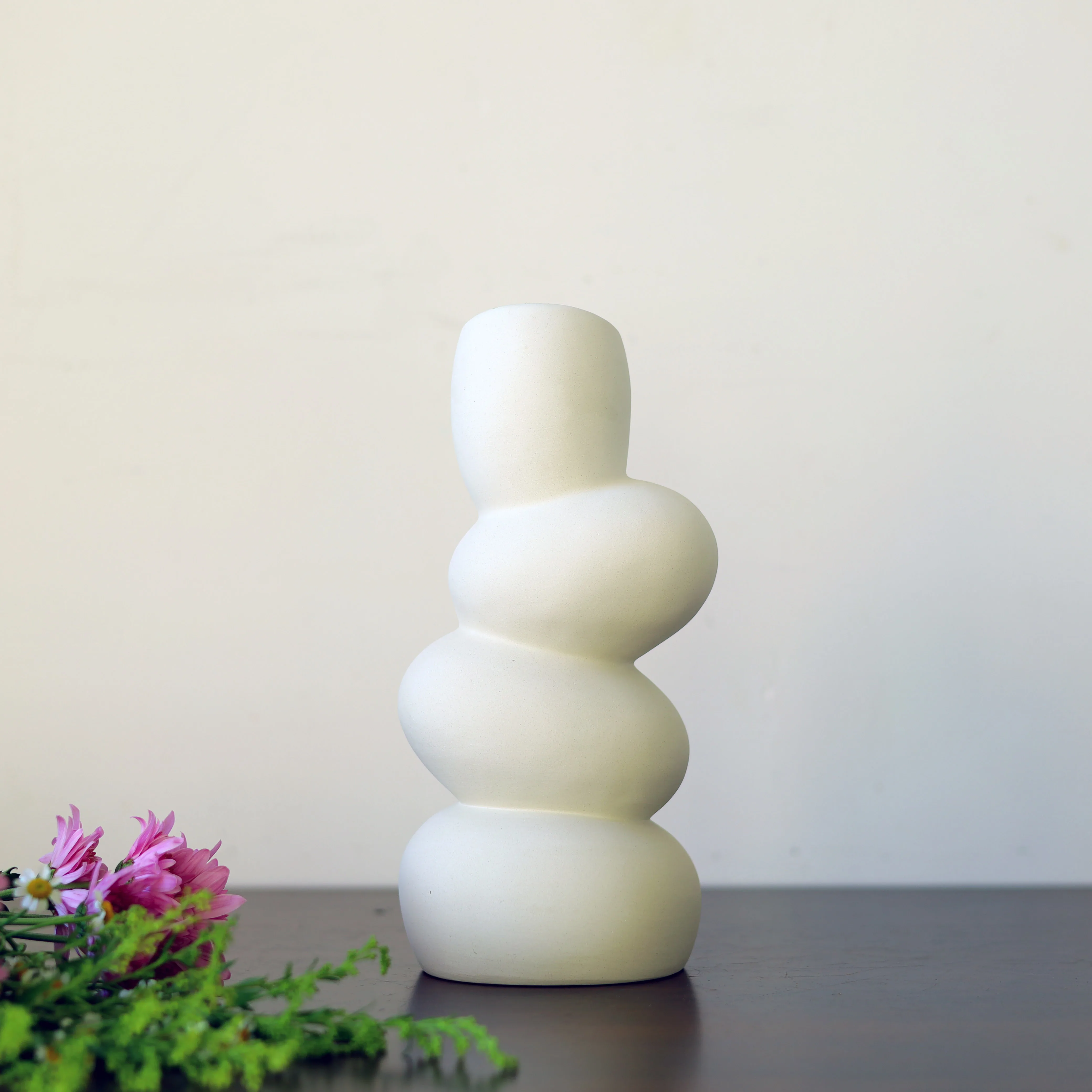 Creative Irregular Shape Non Waterproof Modern Nordic White Ceramic Flower Vase for Home Decor Living Room