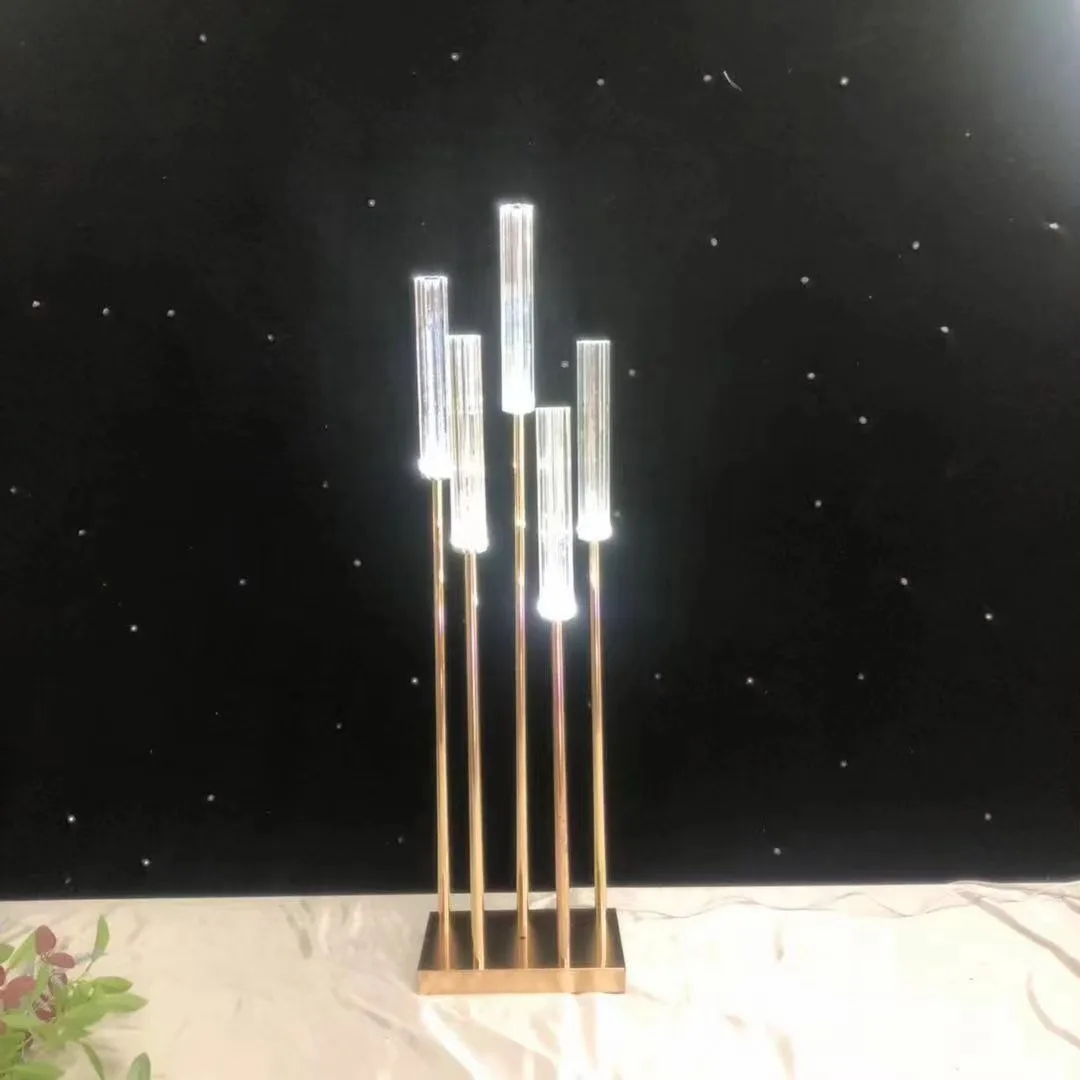 Золотые канделябры для свадебного стола