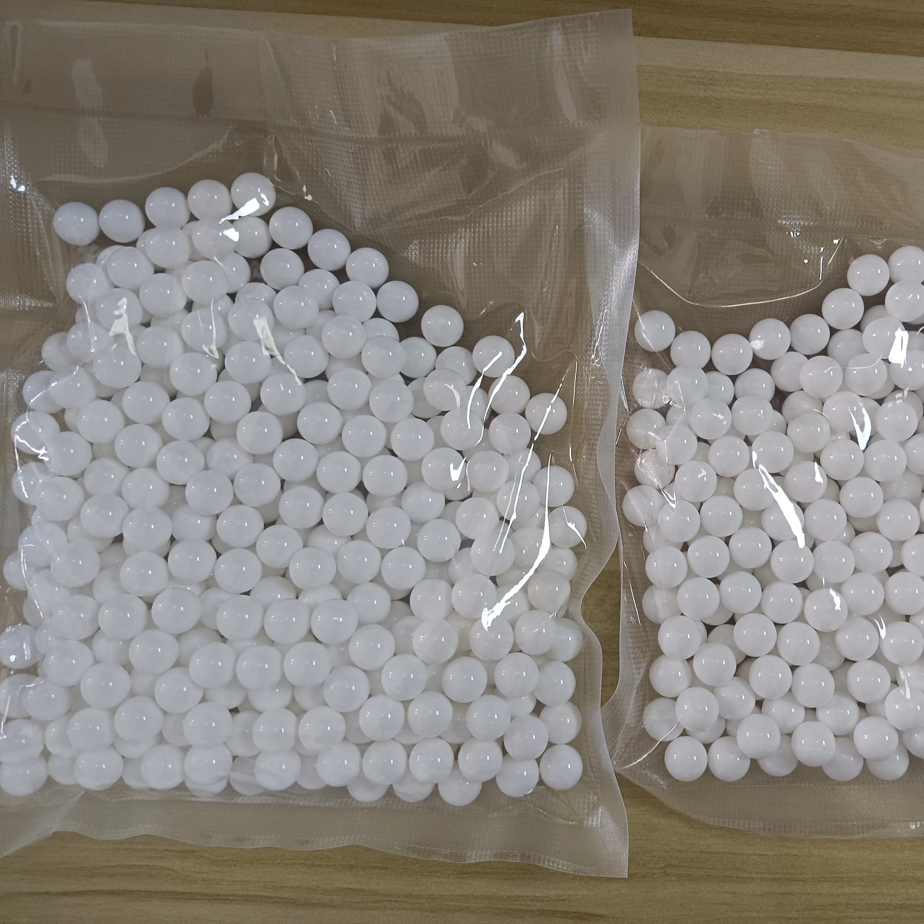 1mm - 60mm High precision G10 ZrO2 Zirconium Oxide/Zirconia Ceramic Bearing Beads Balls Wholesale