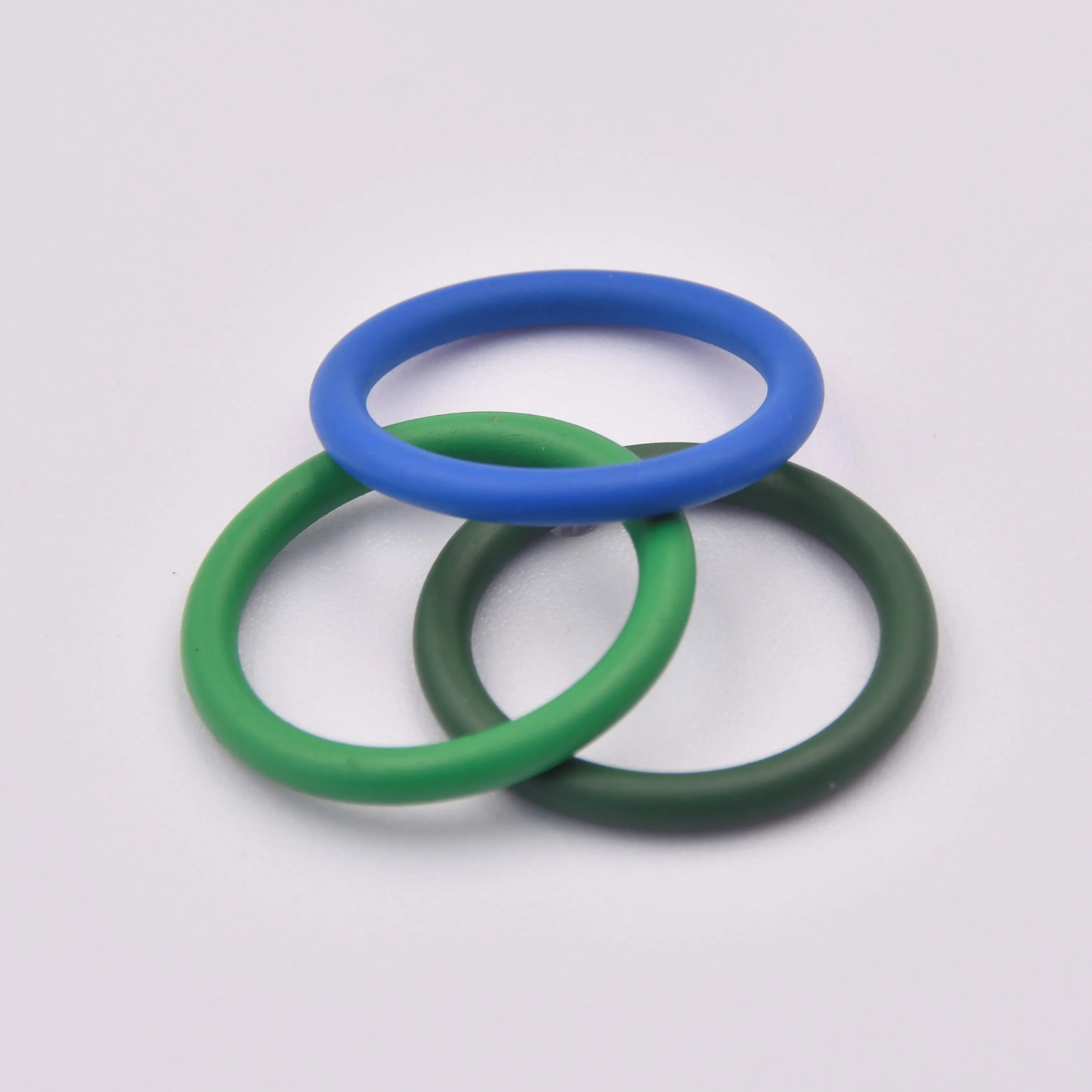 Продает индивидуальные формовочные резиновые изделия NBR70 PTFE NBR Силиконовые EPDM Oring резиновая руда на заказ