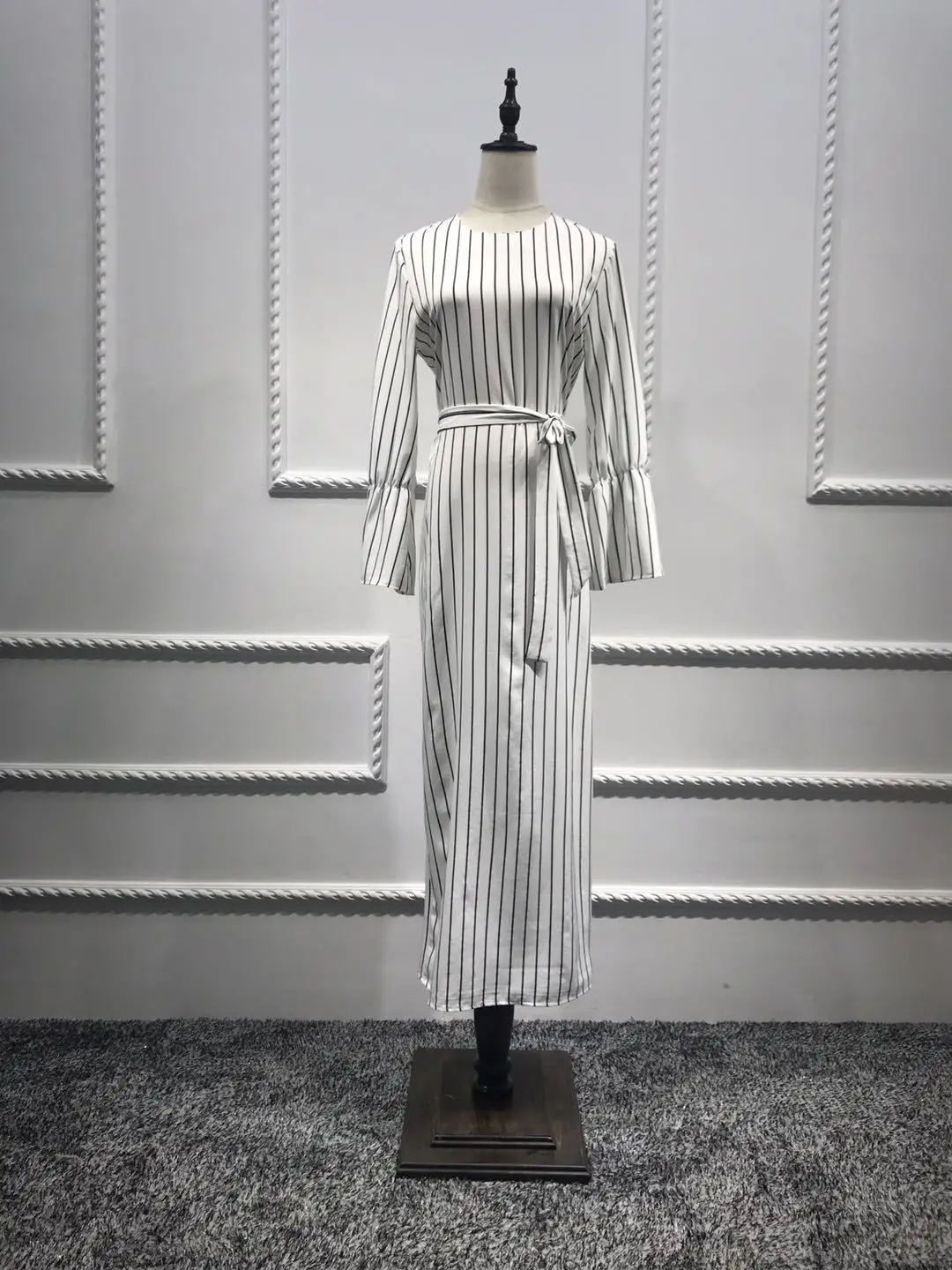 New Arrival Dubai Fashion Muslim Long Sleeve Striped T-Shirt White Abaya Dress