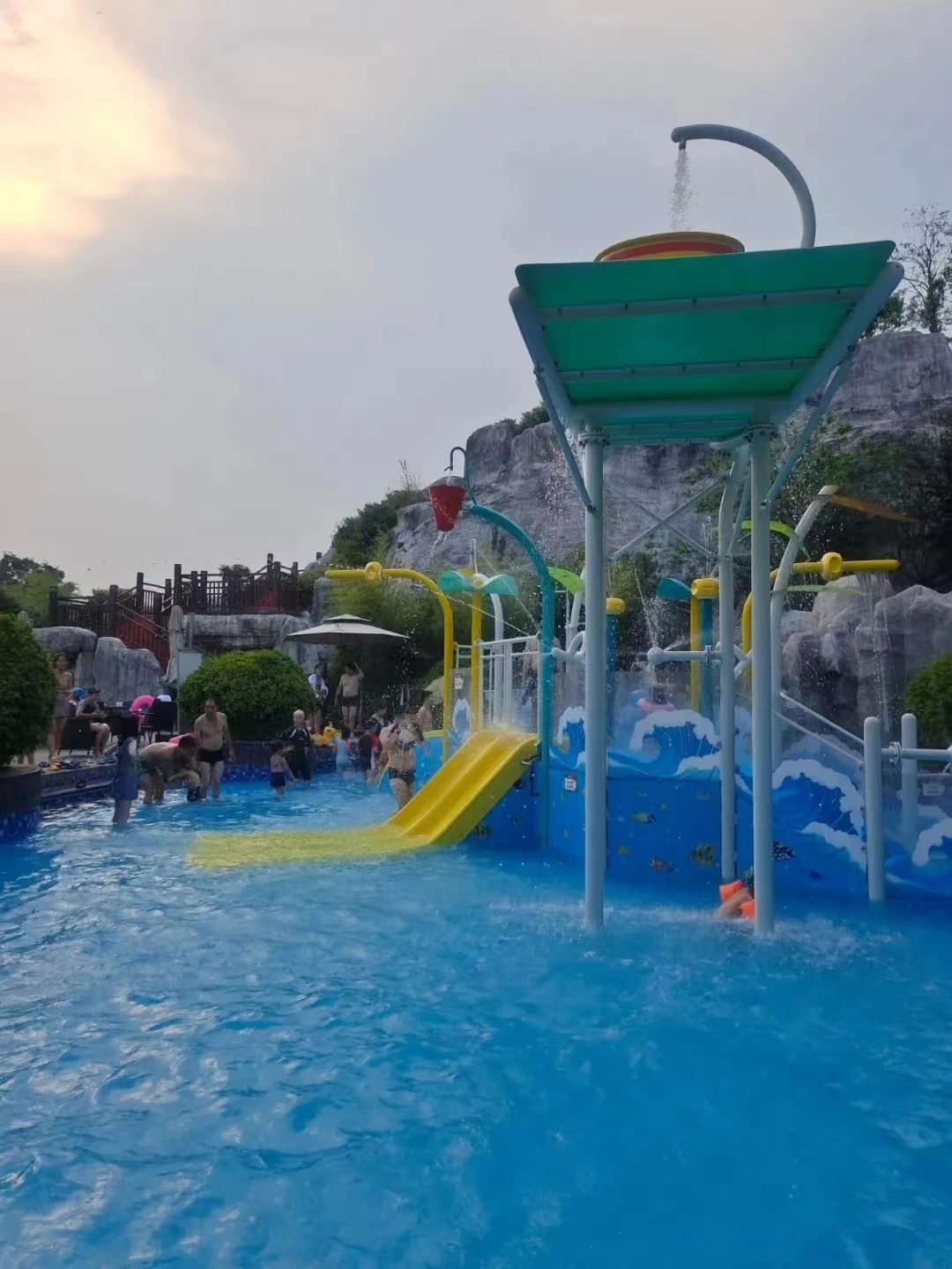 UV-Stable 4 sqm/Kg High-Durability Water-Based Epoxy Paint and Polyurethane Liquid Coating with Many Color