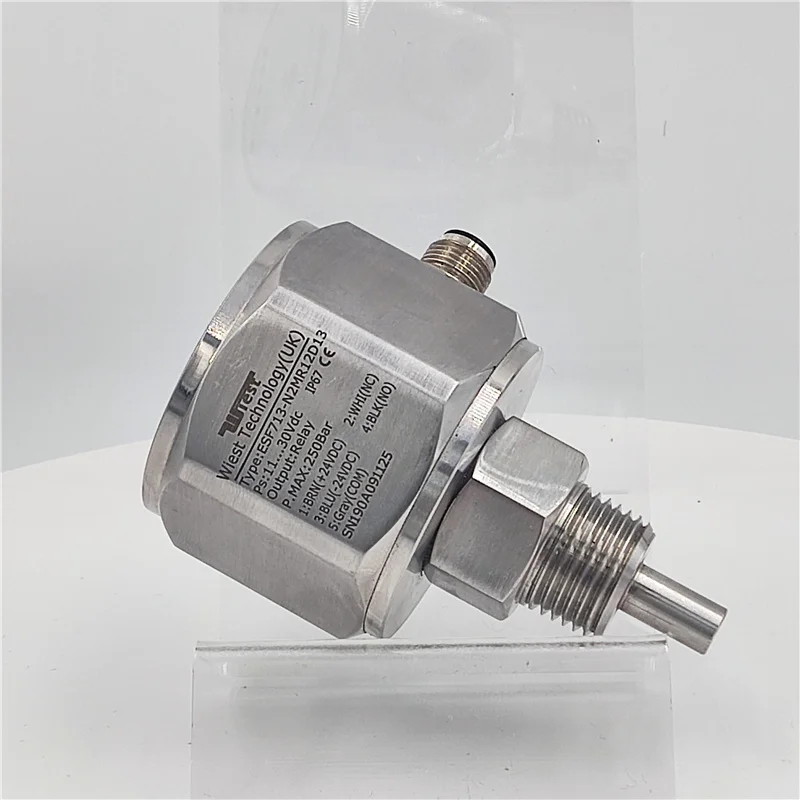 High accuracy electronic oil flow switch with high Protection Grade IP 67 of Flow Sensors