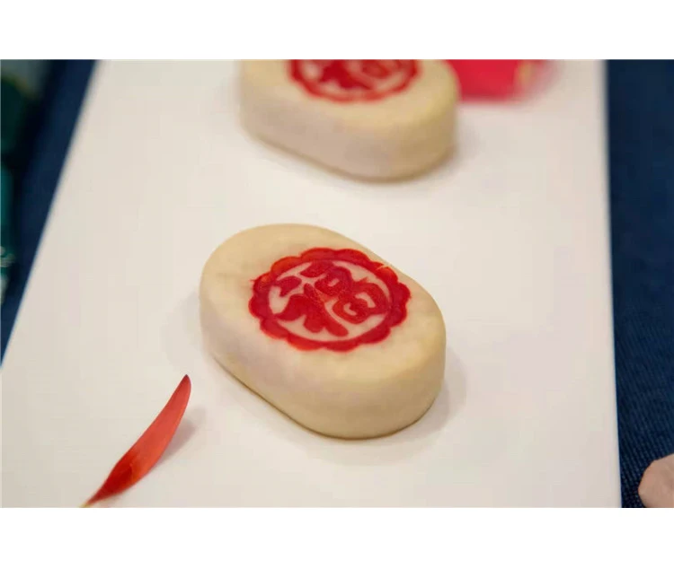 Источник завод свежий праздника середины осени Mooncakes течет заварной крем с пятью орехи