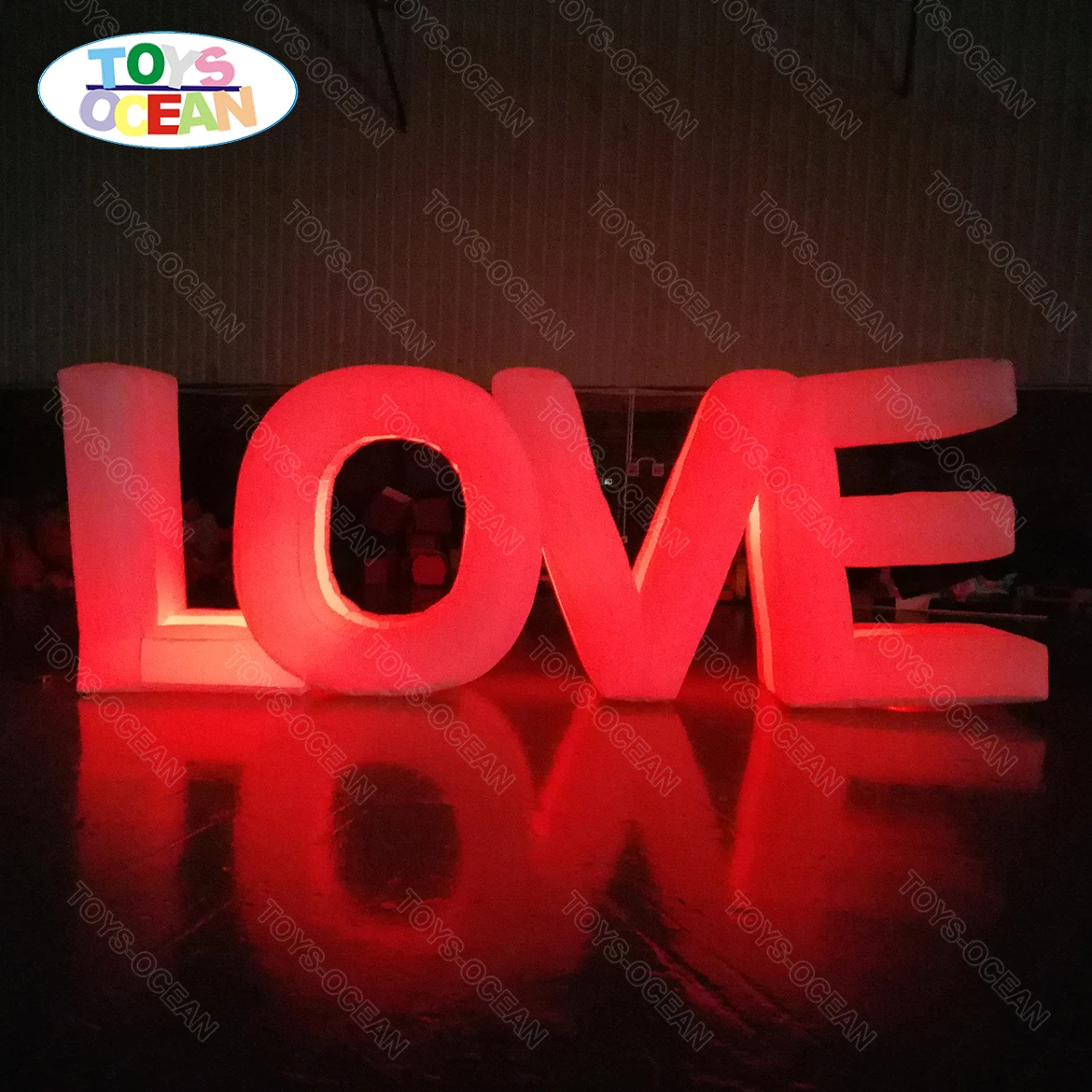 Customized advertising LED inflatable LOVE suitable for wedding, birthday, holiday party, opening