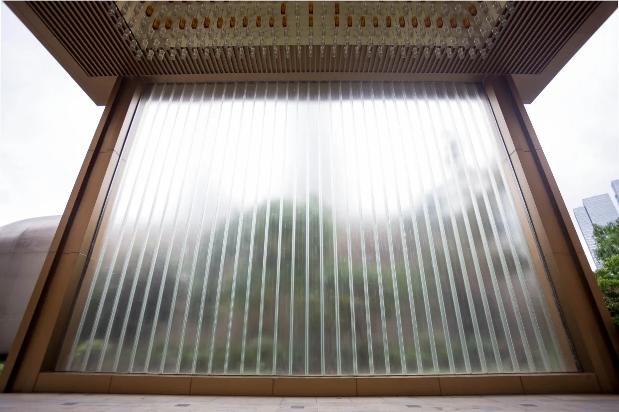 Fabulous Crystal White Anti Slip Safety Tempered Toughened Laminated Glass Floor Walkway Staircese Footbridge