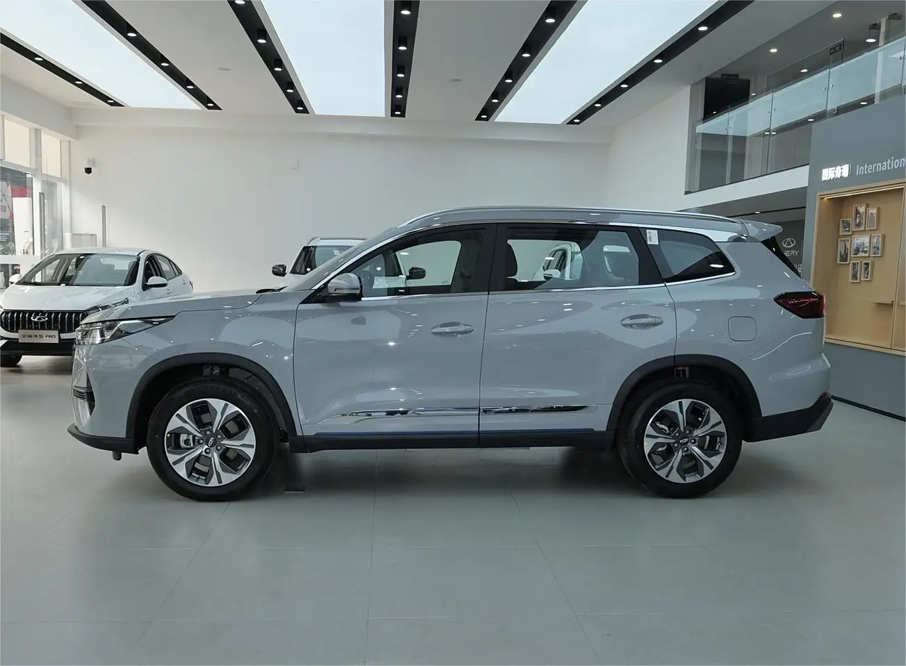 HOT SELLING 2023 CHERY TIGGO 8 PRO NEW ENERGY VEHICLE FIVE/SEVEN SEATS HYBRID SPORT UTILITY VEHICLE  PHEV