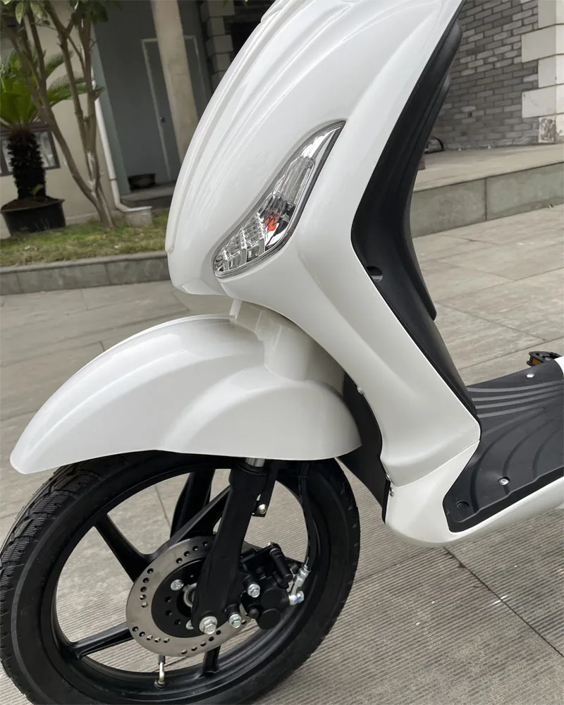 Factory Direct Sale 250W-800W 350W 2-Wheel Electric Bike Scooter Pedals Digital Smart Type Motorcycle Electric Moped Scooter