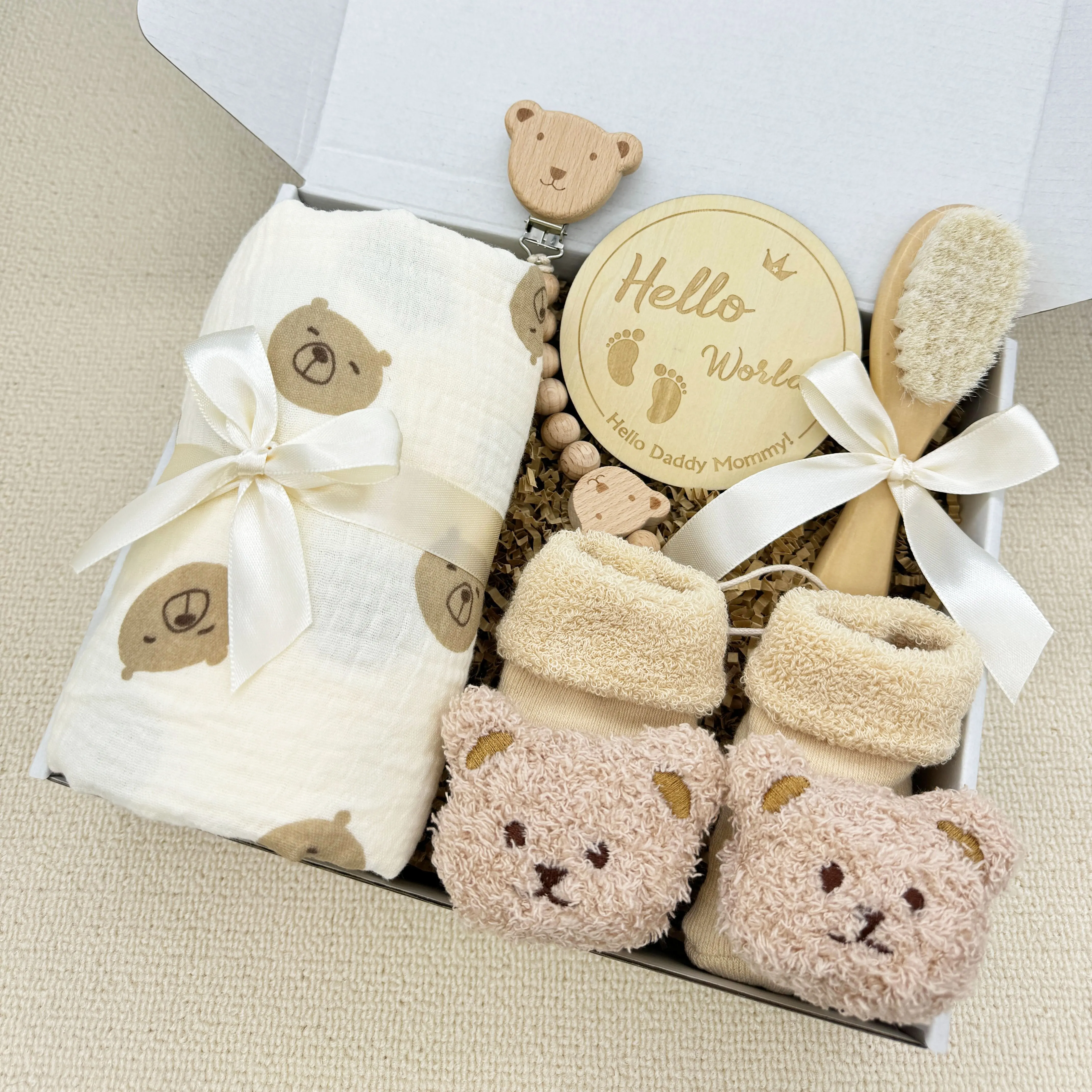 Custom Baby Boy Girl Gift Box Set Newborn Cotton Swaddle Pacifier Chain Bear Baby Shower Gift Set