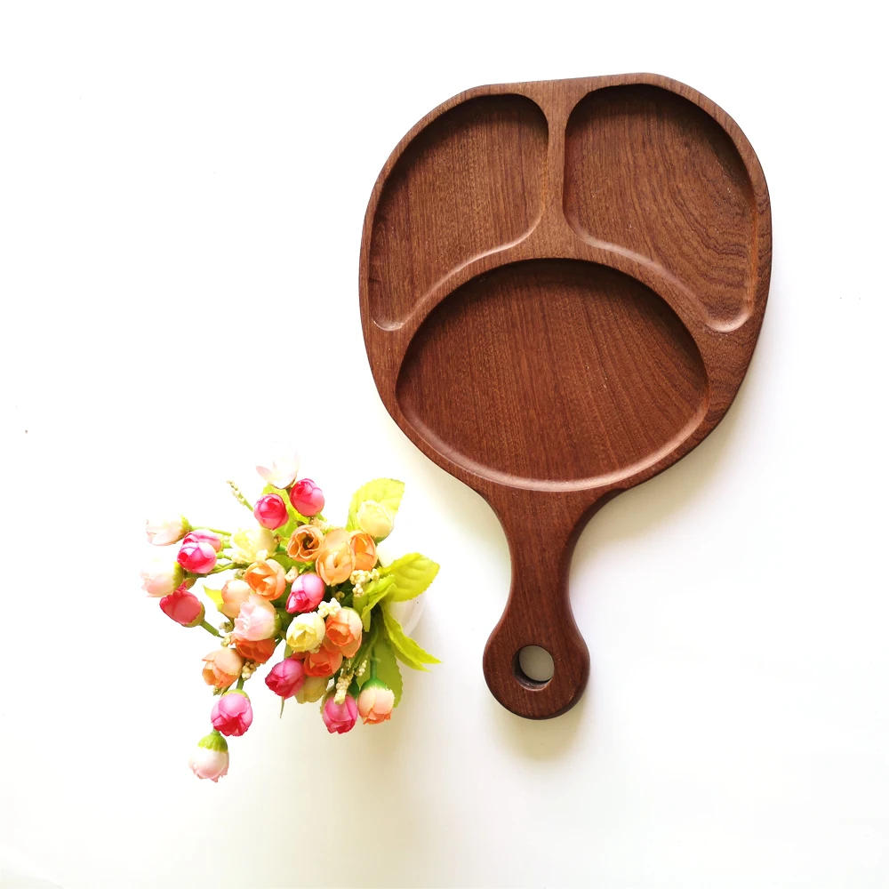 Деревянная разделочная доска с логотипом под заказ Сервировочная из Сапеле 3 сетками и