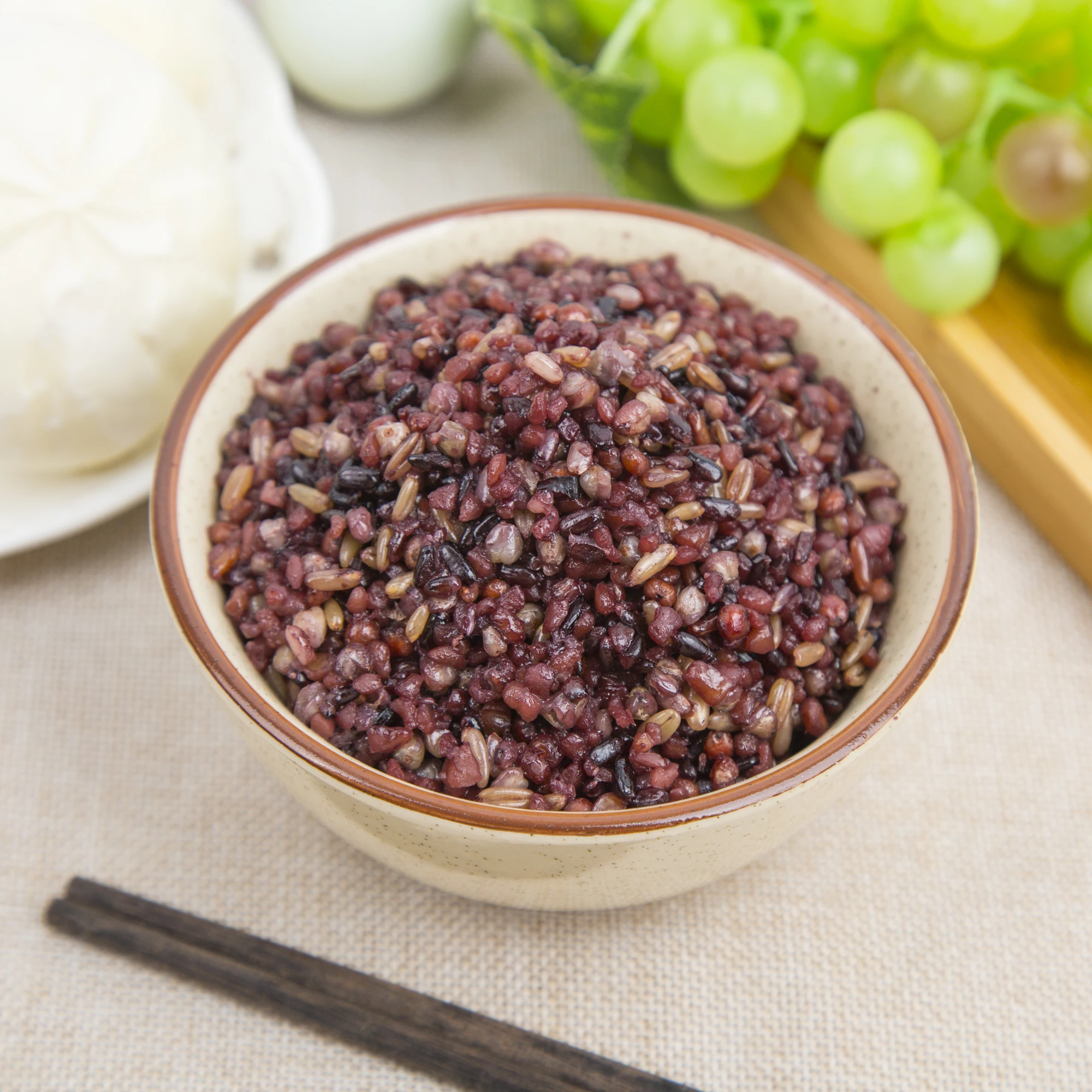 red color rice brown black white rice barley buckwheat delicious porridge for people