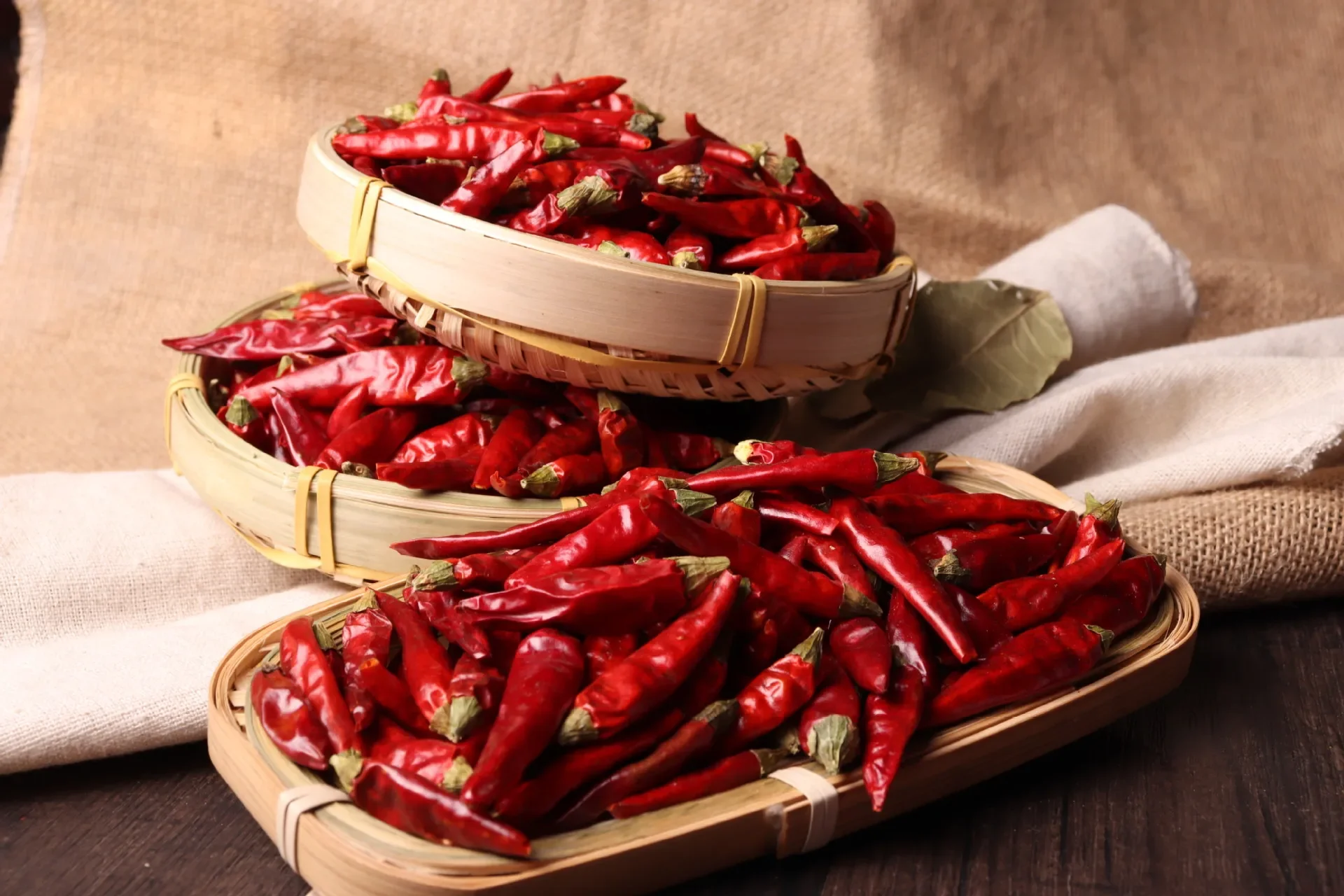 High quality Chinese chili peppers spicy taste Thousand gold red chili fresh frozen chilis in supply