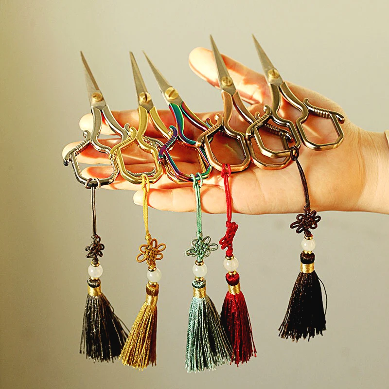 Beautiful Mini Retro Embroidery Scissors Plum Blossom Antique Scissors Stainless Steel