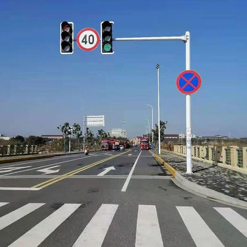 Factory Wholesale Galvanized Multifunction Pole Traffic Light Pole Cross Arm Street Poles