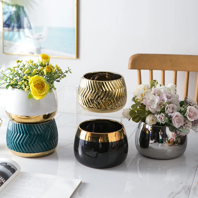 Wholesale Color Glaze Ceramic Ribbed Flower Pot Geometric Plant Flower Vase Succulent Electroplated Gold Ceramic Planter