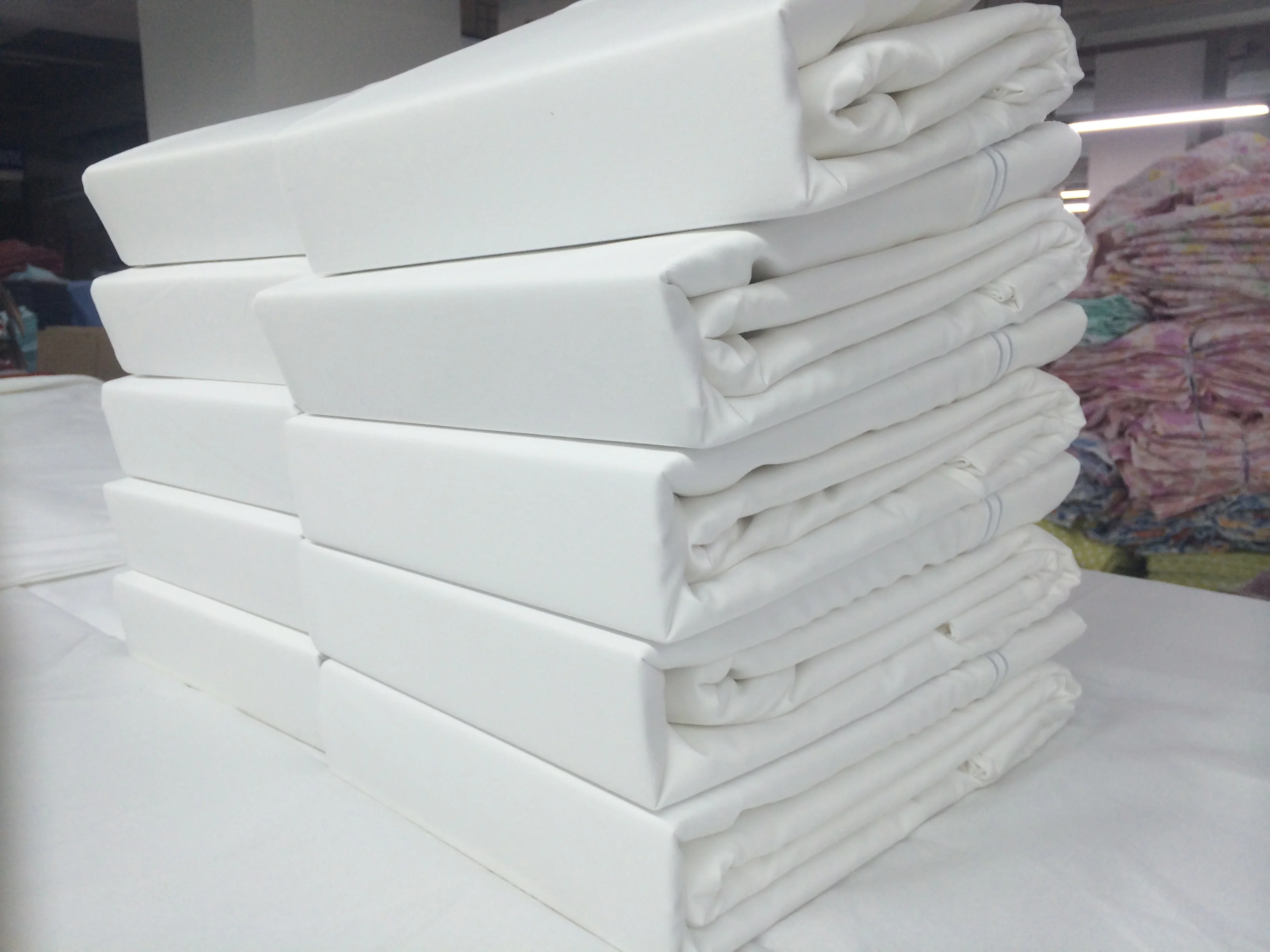 Hotel-quality TEX 100%Cotton  Bedding Set  Woven Simple 80 Solid  bed sheets