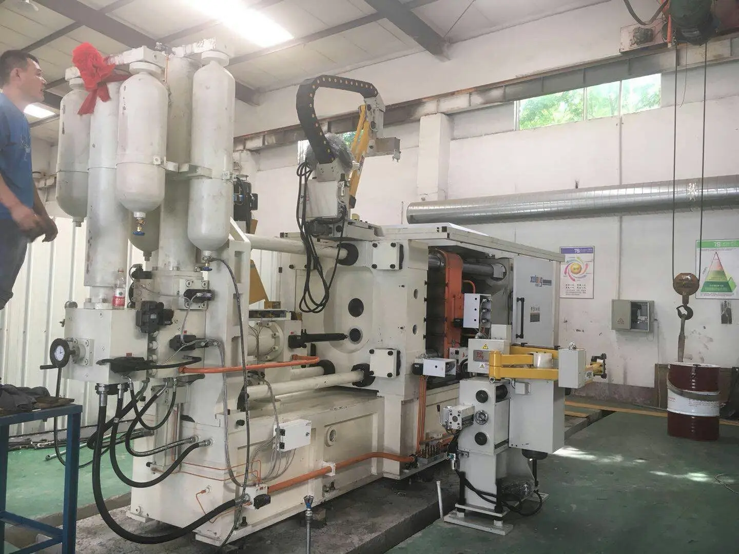 Full Automatic Aluminum Alloy Die Casting Machine Controlled By PLC With Gas