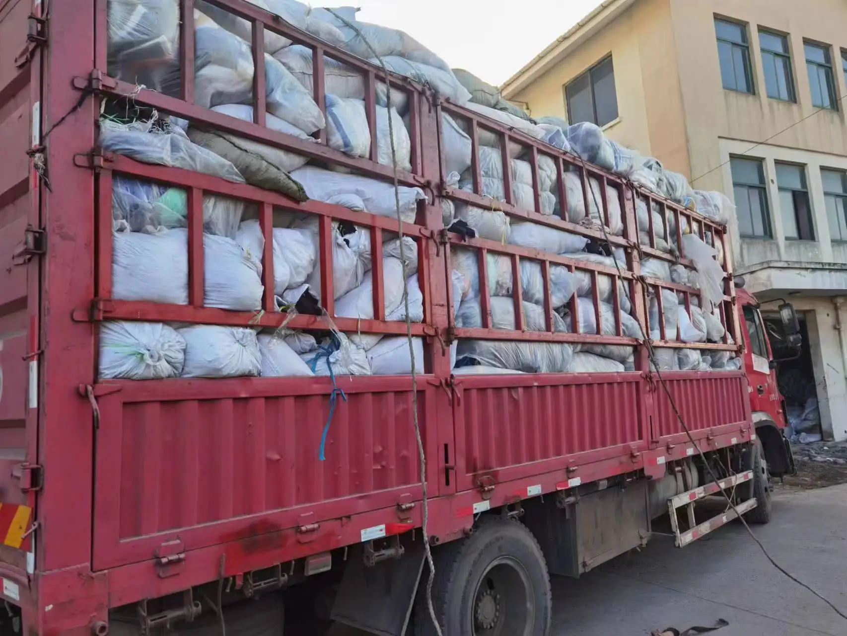 Dark mixed color Industrial 10Kg Rags Factory Selling Fabric Cotton Waste Recycled T Shirt Cotton