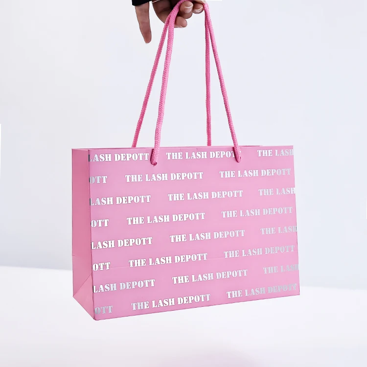 Luxury  sliver/Gold Foil Stamping Paper Party Favor Bags Personalized Christmas Paper Gift Bags Custom Paper Bags With Handles