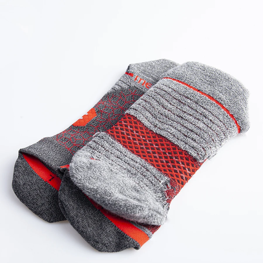 OEM socks Manufacturer Factory knitted Terry bottom custom low cut wool grip sports socks