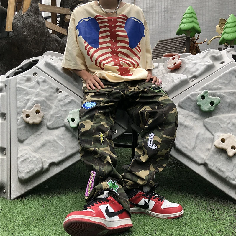 Manufacturer sale casual camo denim pants camouflage colored cargo pocket jeans men s custom stacked jeans