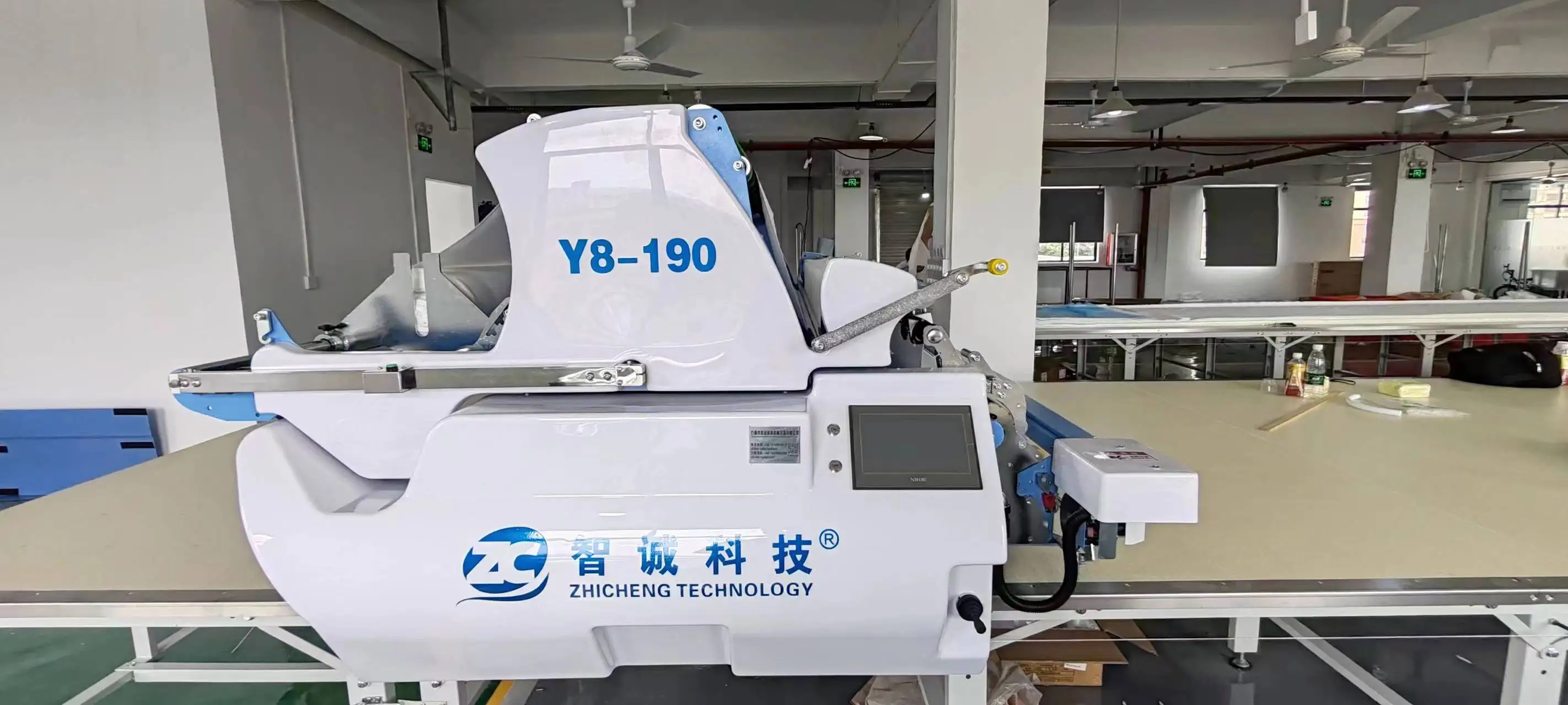 High Efficiency Automatic Cloth Spreading Machine Fabric Laying Machine For Textile Industry