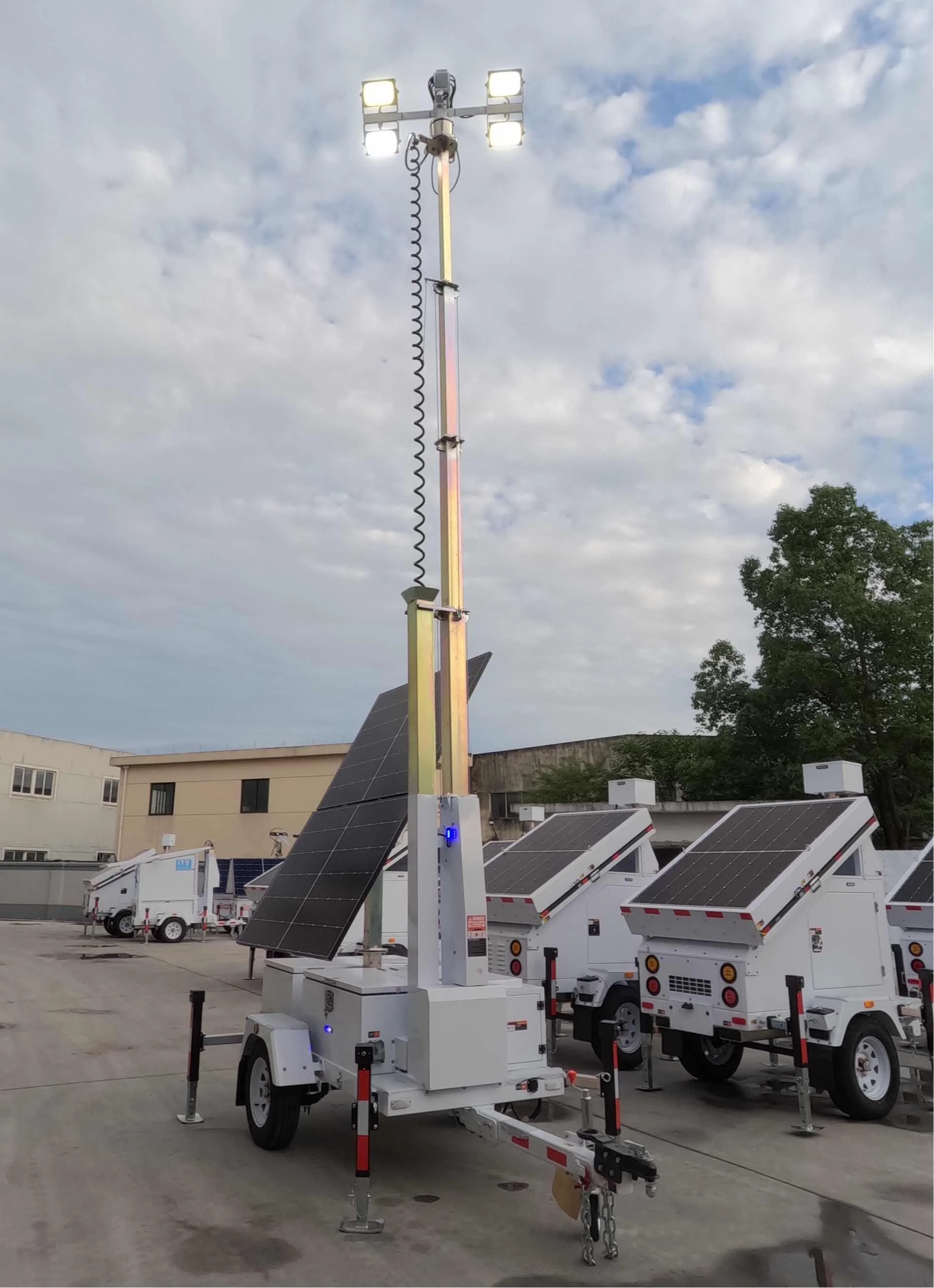 Solar panel 350  adjustable 2 Panels Mobile Lighting Rooftopped Solar Power Lighting Tower Trailer For Construction Site