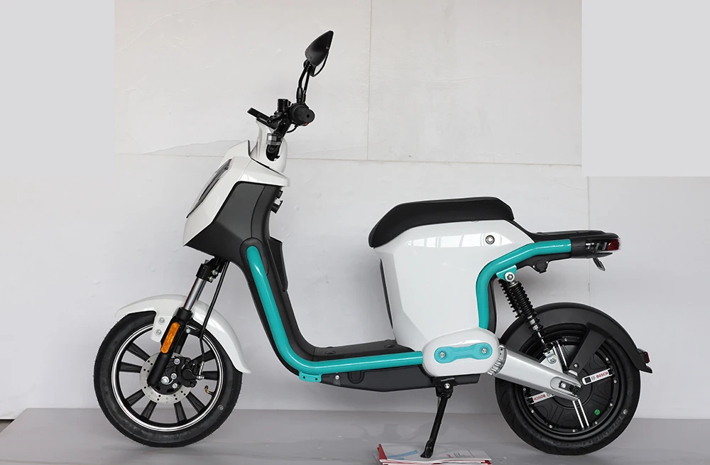 Eec L1e-b 1500w Bosch Motor 25km/h Gener Electric Moped Disc Brake Stylish Small Size Electric Scooter