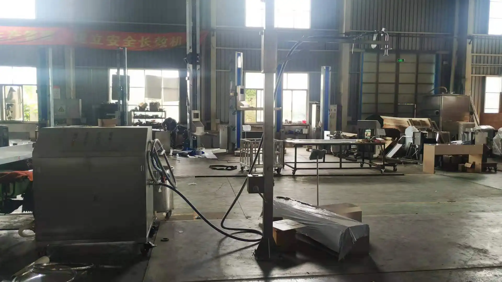 
Model QY-10 Bin Washing Machine 