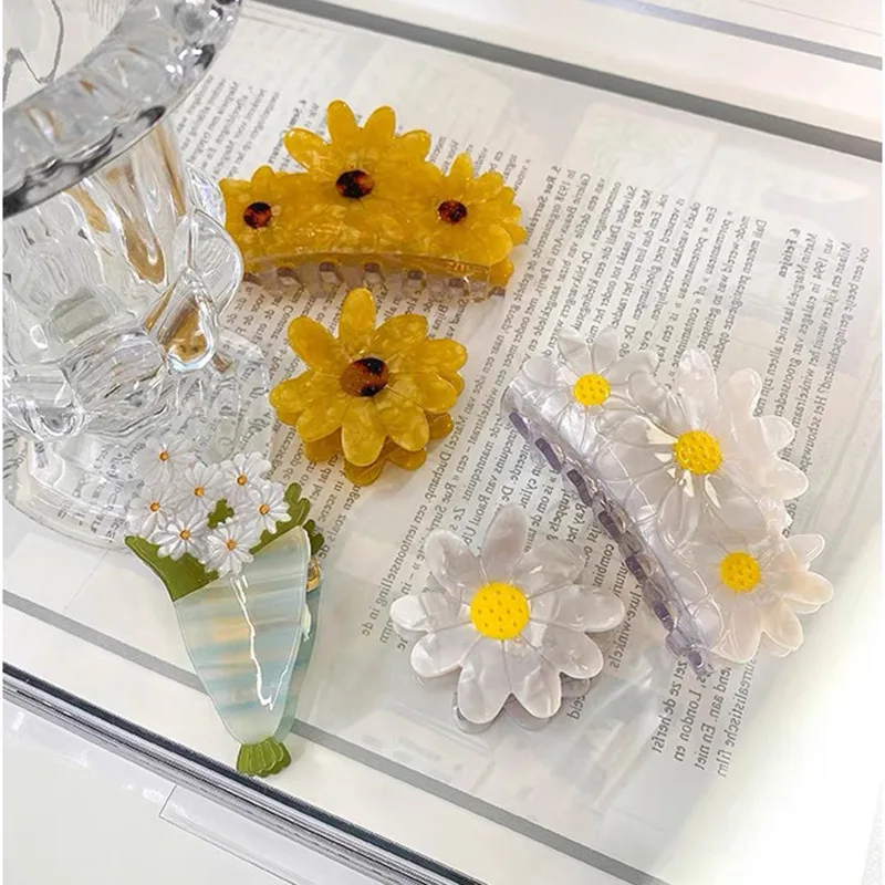 BELLEWORLD bulk sale hot selling multi designs fashion claws accessories customized fancy cute dog daisy flower hair claw clips