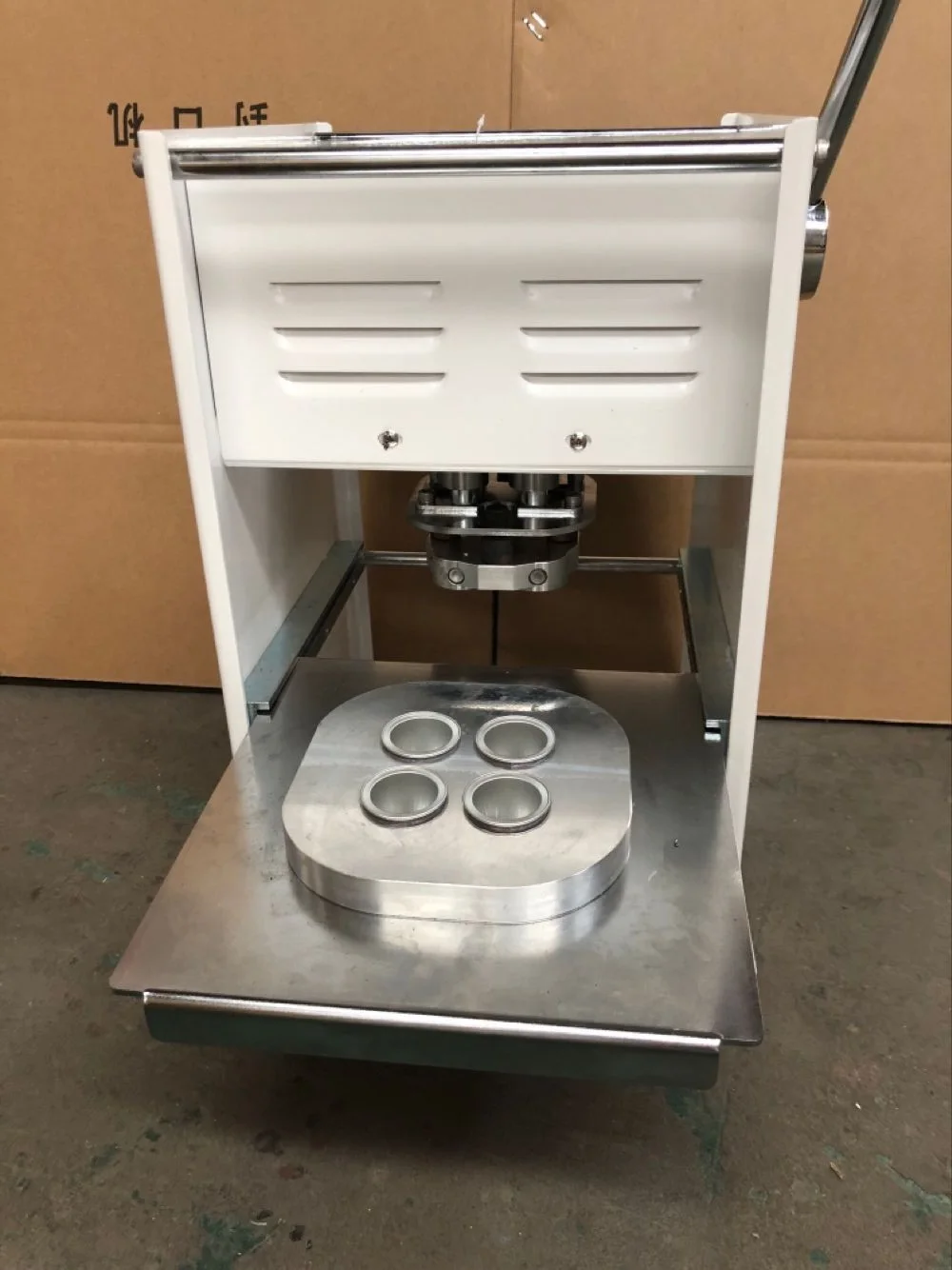 Полуавтоматическая машина для запечатывания и запечатывания капсул кофе