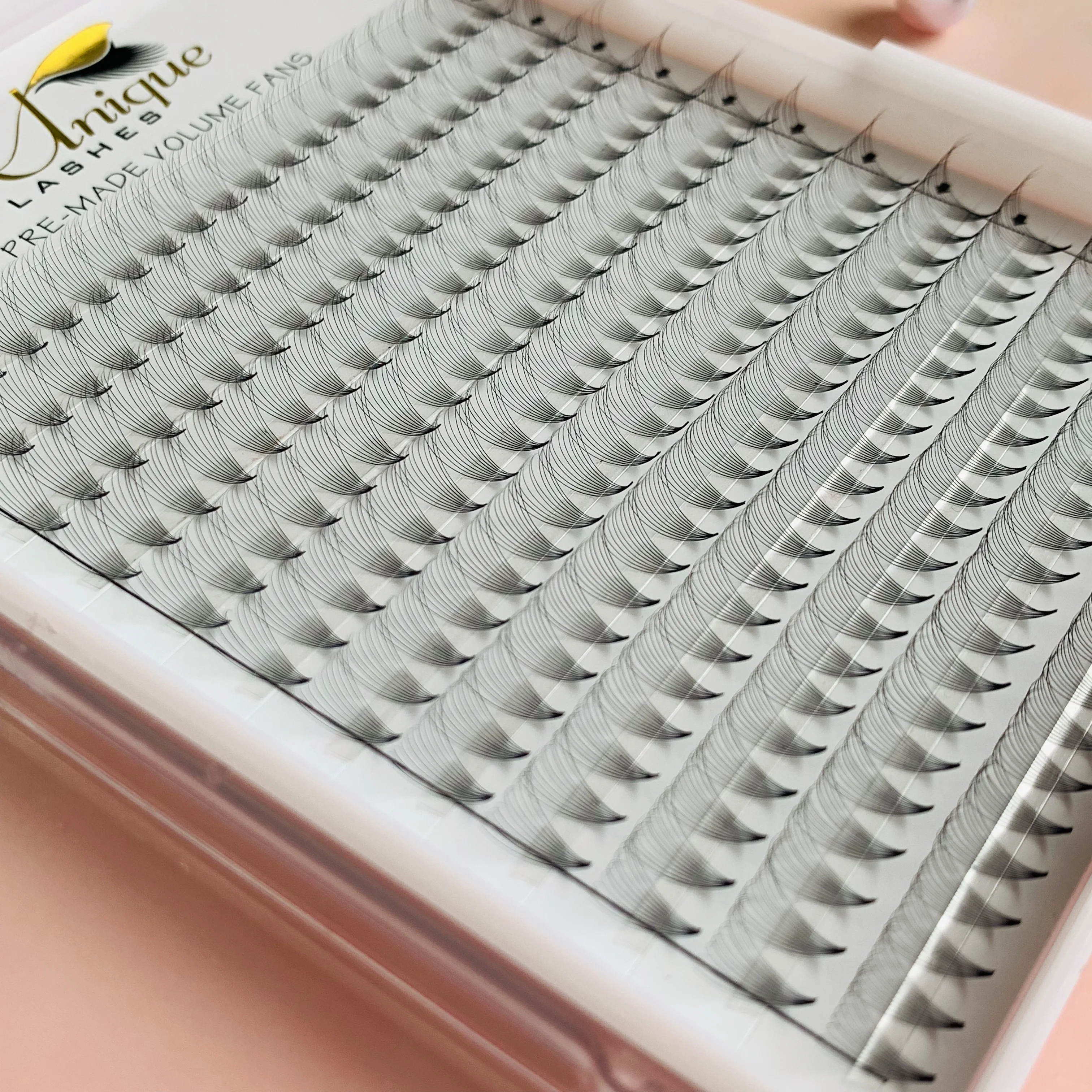 100% handmade big tray 0.03 0.05 0.07mm short stem 10d pre made volume fans heat bonded premade fans eyelash extensions