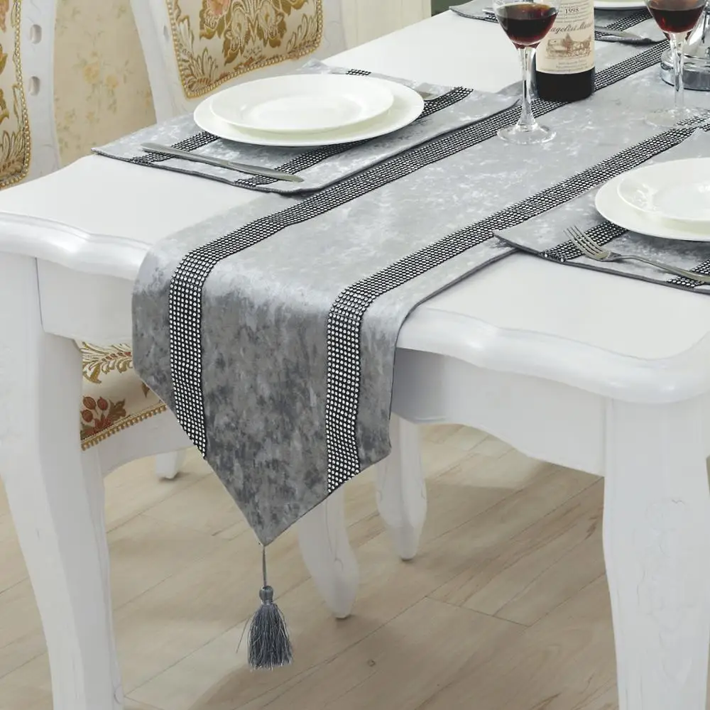 
Production wholesale simple luxury European diamond striped fashion coffee table cloth table runner 