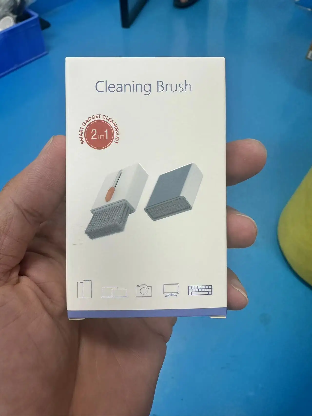 Keyboard cleaner screen cleaning cloth mobile phone screen fingerprint cleaner electronic dust brush small brush keyboard brush
