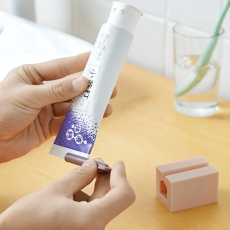 2023 Home Factory Directly Wholesale Rolling Rotate toothpaste tube squeezer Facial Cleanser Hand